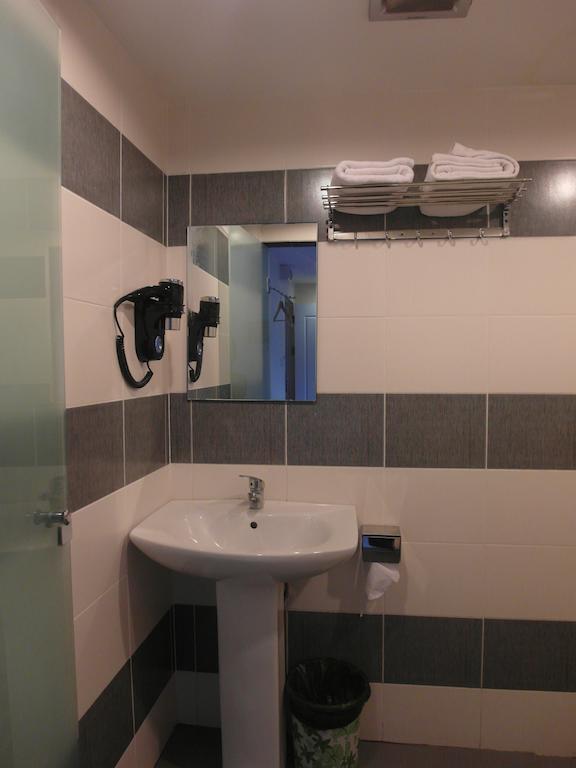 Mcity Inn Miri Pokój zdjęcie